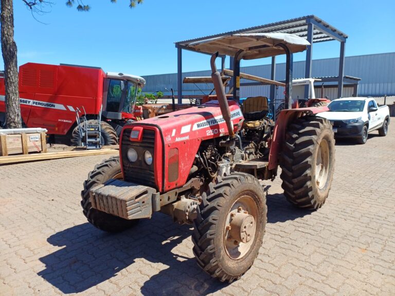 Trator Agrícola MF 250