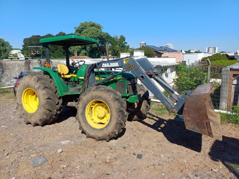 Trator John Deere 5605